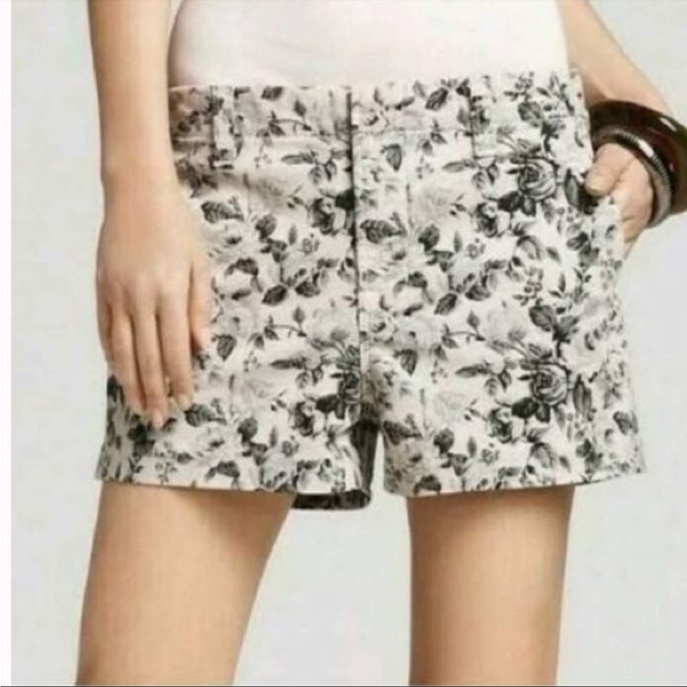 J Brand 27 Lola Grey Floral Shorts 5 pocket